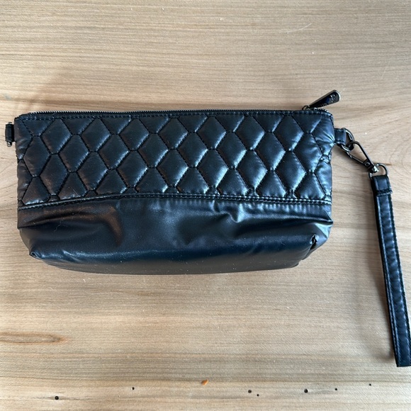 Lug Shiplap RFID Wristlet Pouch - Picture 4 of 6